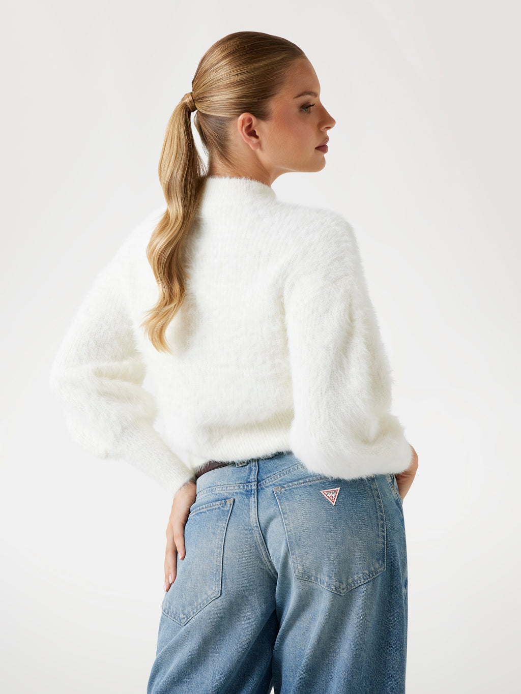 Crew neck fuzzy yarn sweater