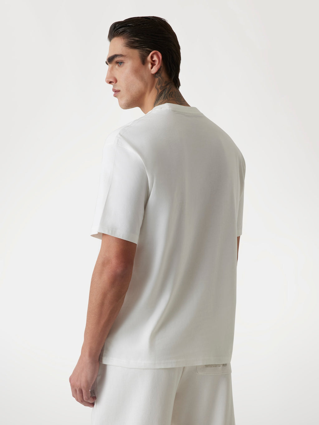 Front logo t-shirt