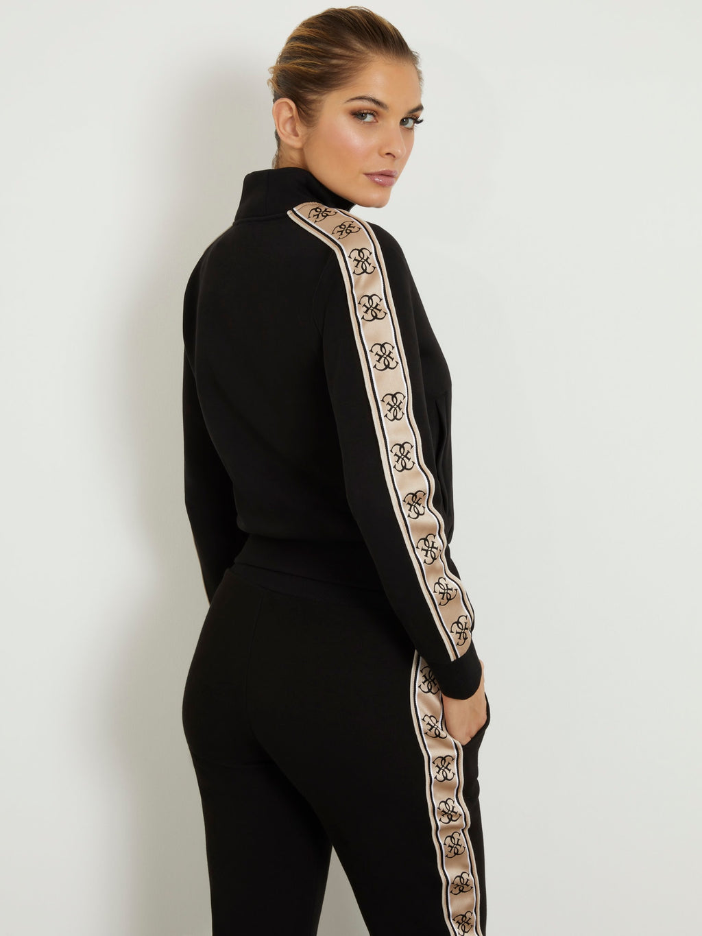 Side logo tape sweatshirt