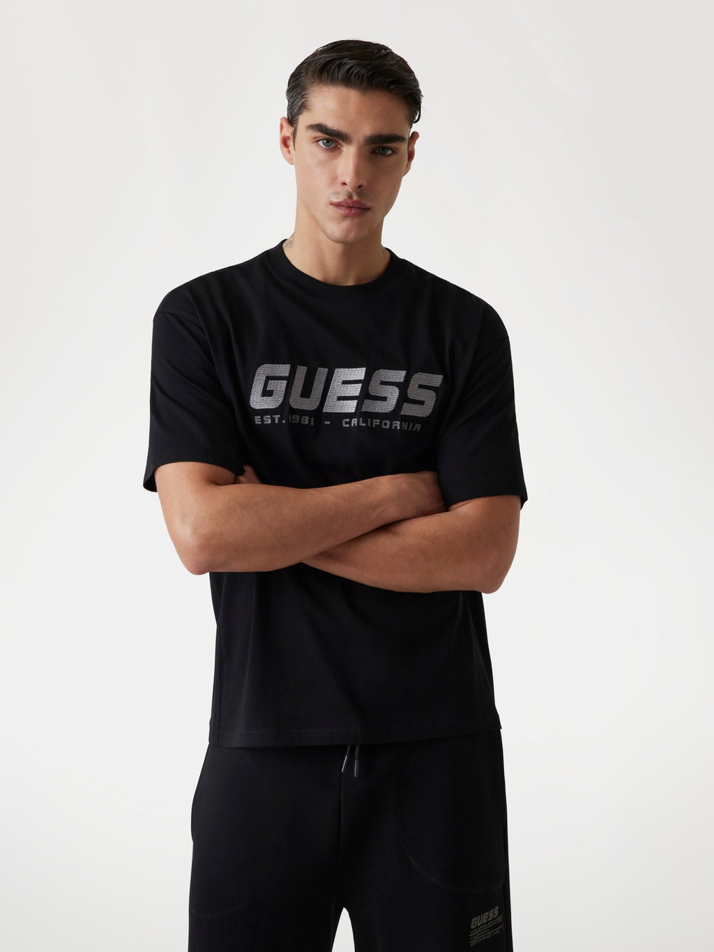 Front logo t-shirt
