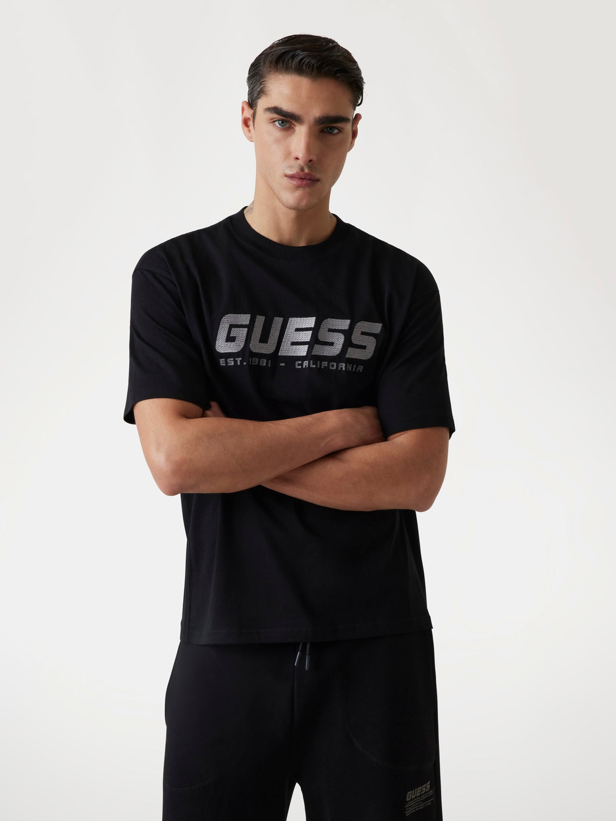 Front logo t-shirt