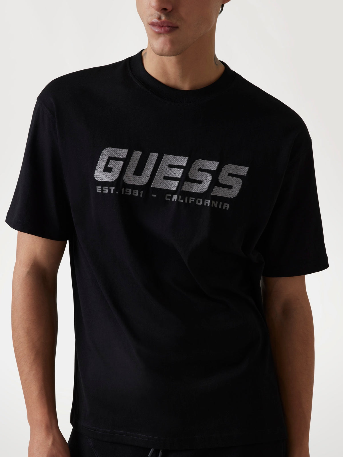 Front logo t-shirt